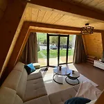 فيلة Monark ثيث