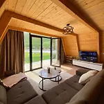 فيلة Monark ثيث