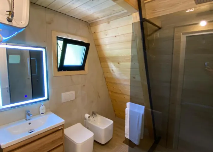 ヴィラ Monark Shkodër